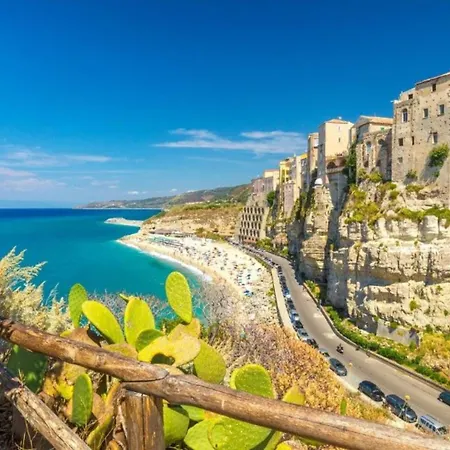 Frontemare Seaview - 60 M E T R I Dal Mare Santa Maria (Vibo Valentia)